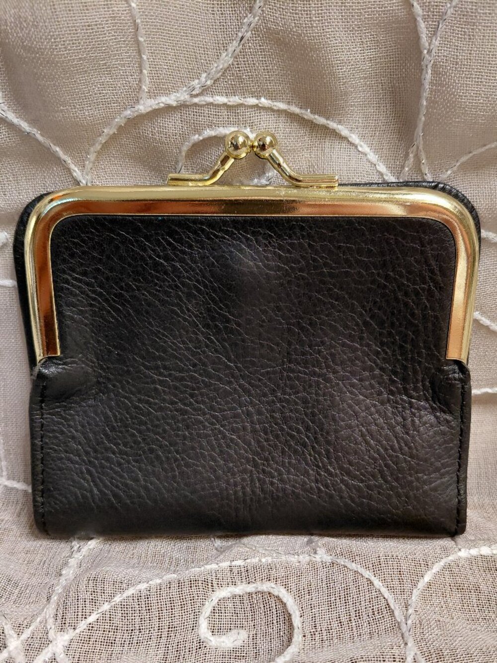Wilsons Leather Black Kiss-Lock Wallet Gold Frame Vintage